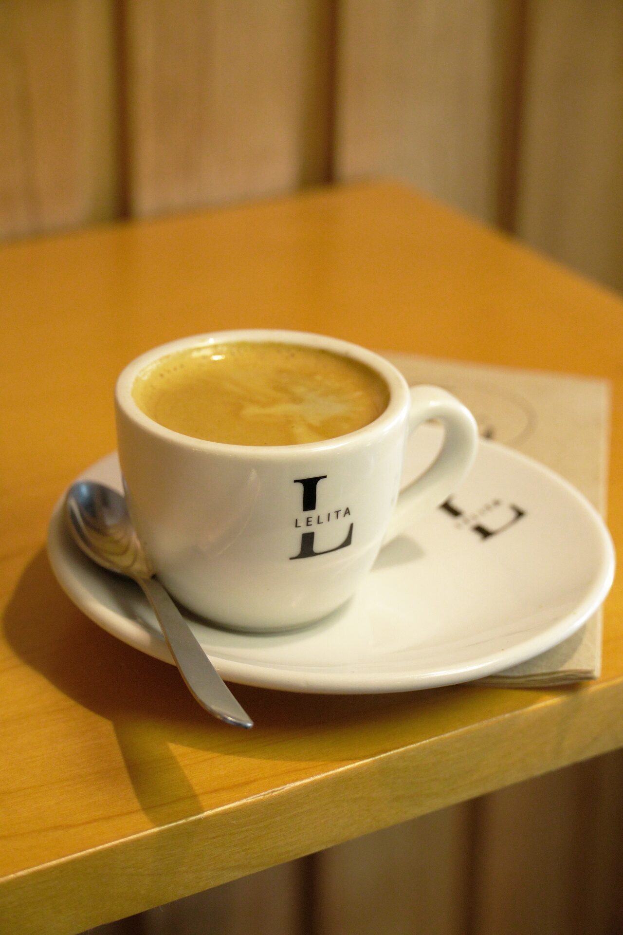 Lungo servido en vaso